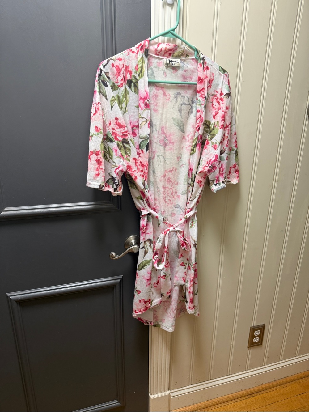 Show Me Your MuMu White Floral Short Robe with Pink Flowers
